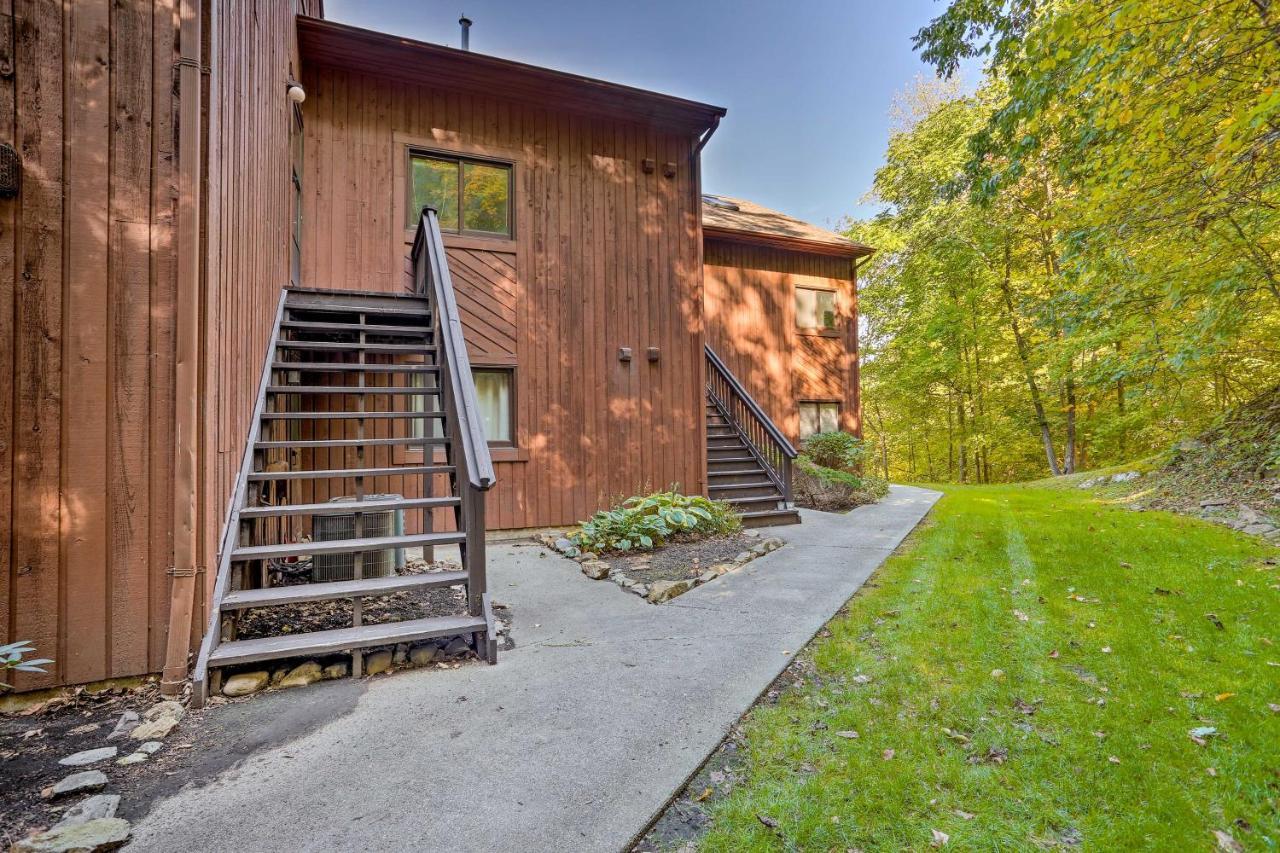 Vernon Township Condo - Walk To Ski Resort! Экстерьер фото